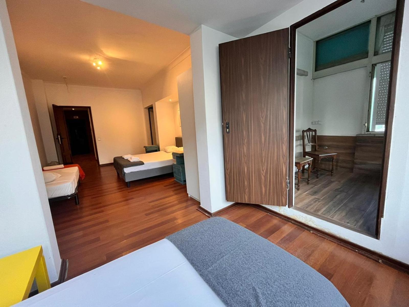 Auberge de jeunesse Castilho 63 &